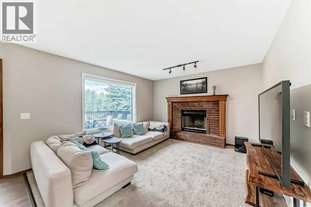 327 Riverview Place SE