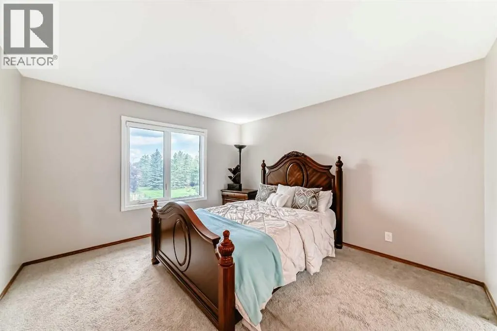 327 Riverview Place SE