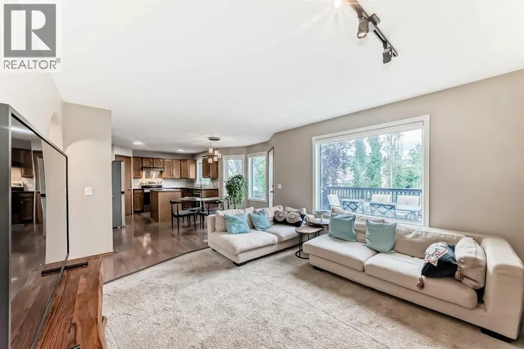 327 Riverview Place SE