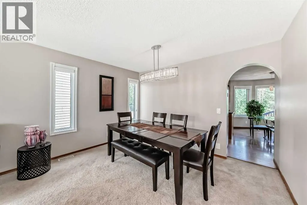 327 Riverview Place SE