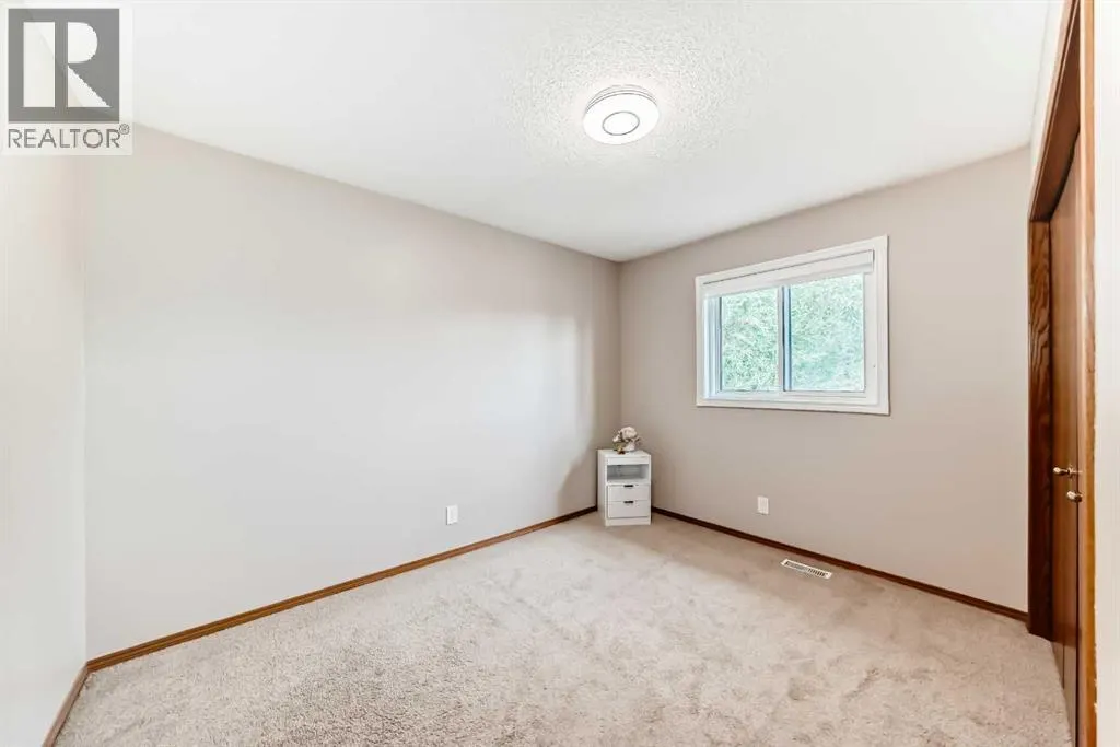 327 Riverview Place SE