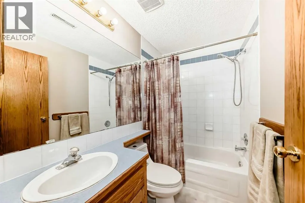 327 Riverview Place SE