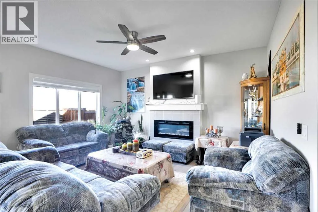 99 Savanna Way NE