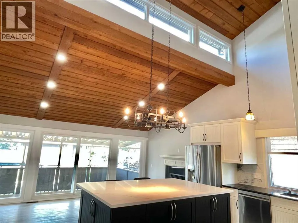 3020 Palliser Drive SW