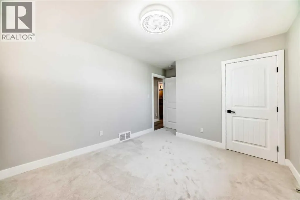 3020 Palliser Drive SW