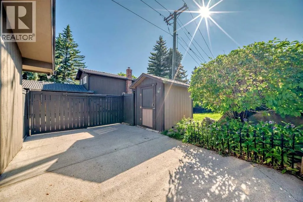 3020 Palliser Drive SW