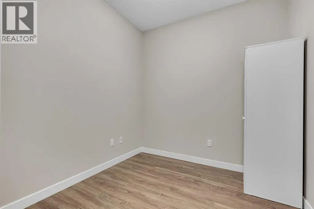 205, 300 AUBURN MEADOWS Manor SE