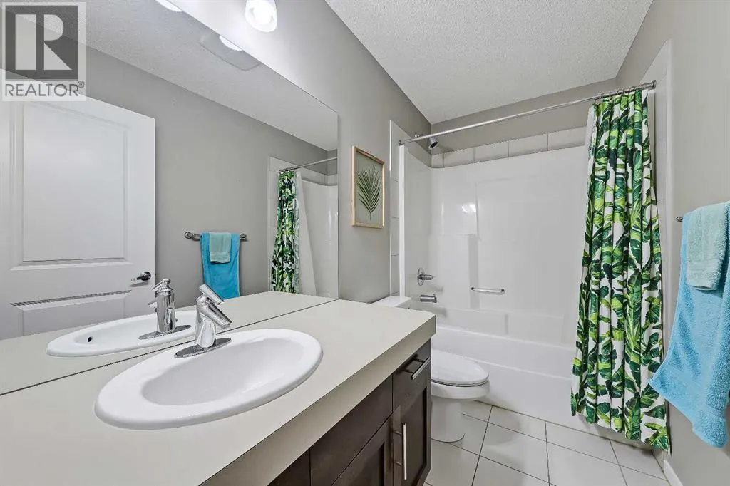 13 Chapalina Square SE