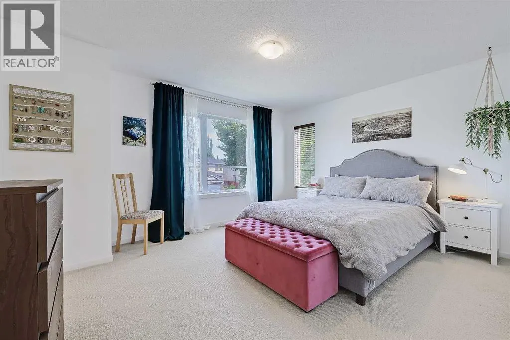 13 Chapalina Square SE
