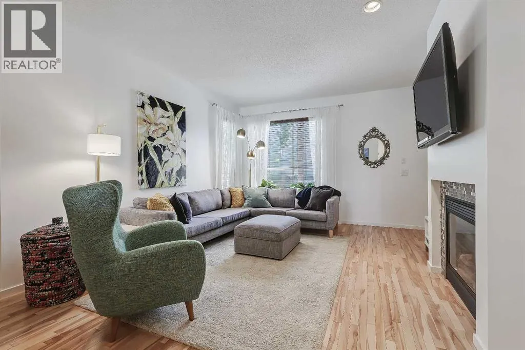 13 Chapalina Square SE