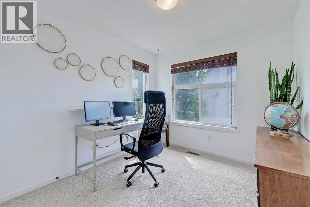13 Chapalina Square SE