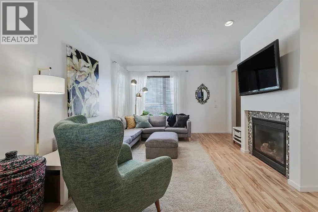 13 Chapalina Square SE