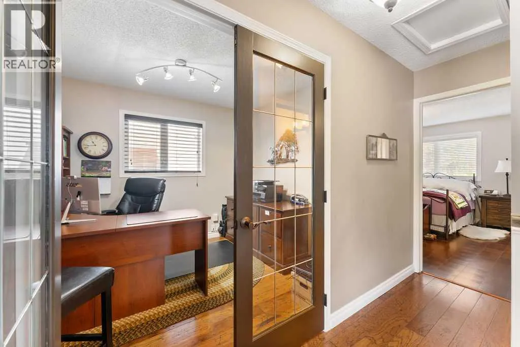 10 Hunters Gate