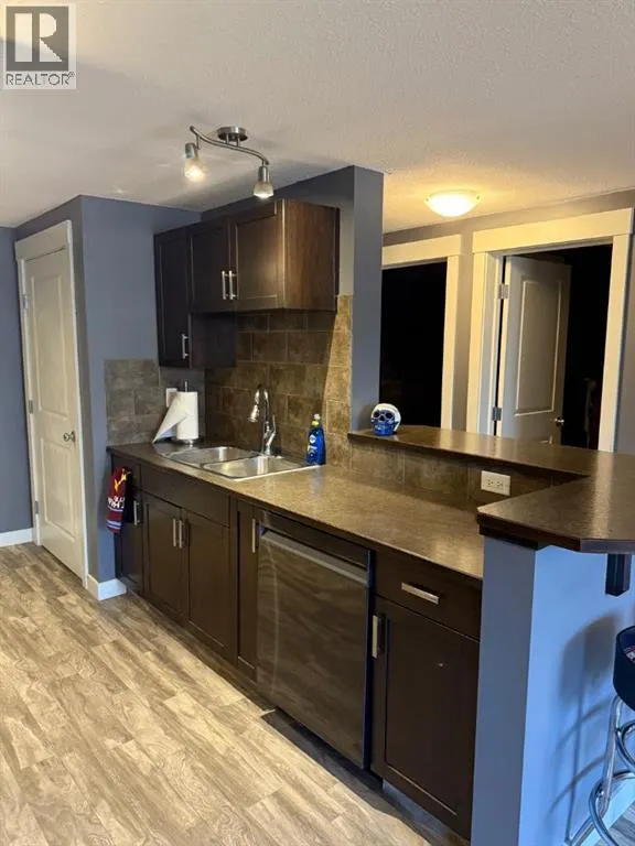 2, 197 Silkstone Road W