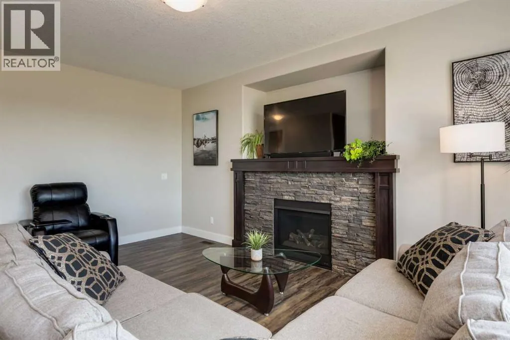 120 Emberside Glen