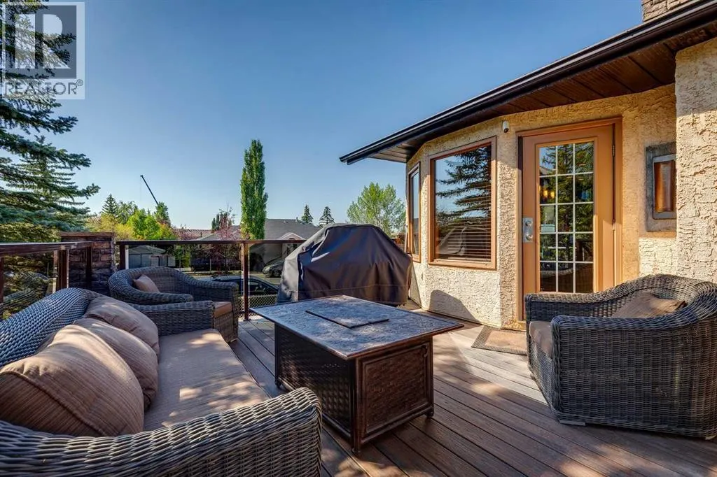285 Hawkstone Drive NW