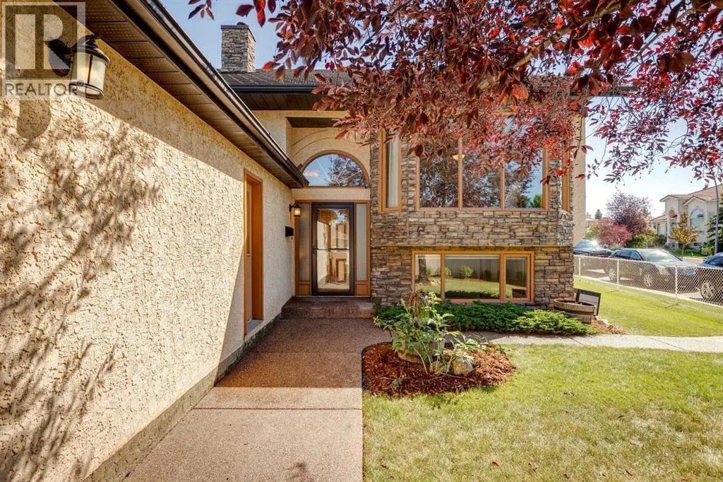 285 Hawkstone Drive NW
