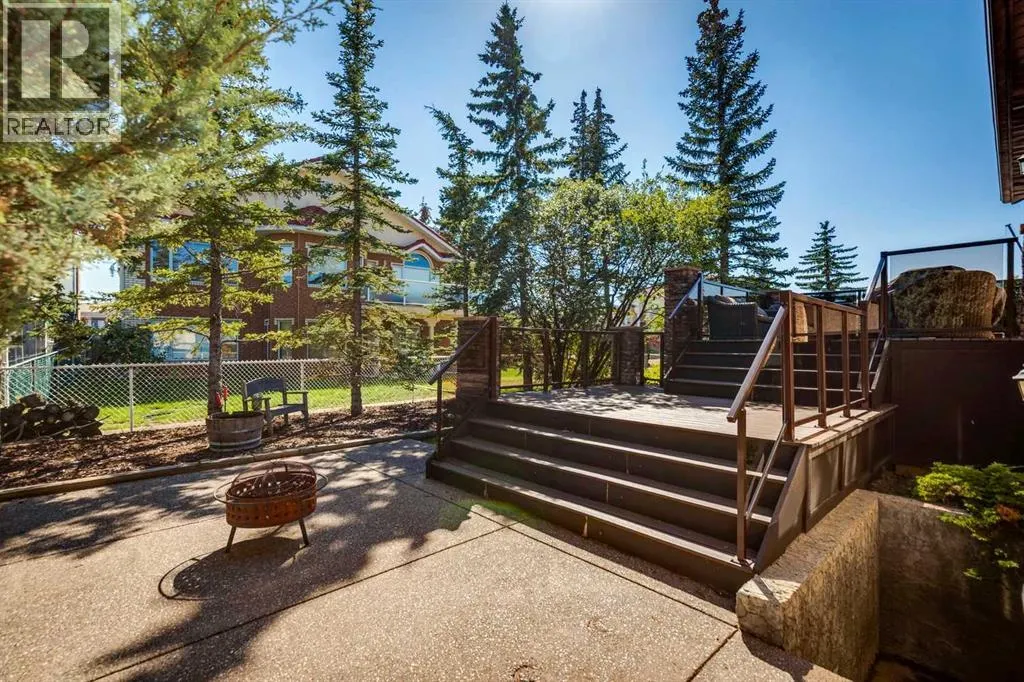 285 Hawkstone Drive NW