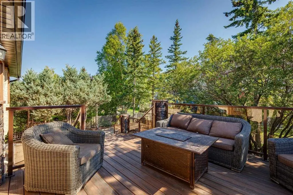 285 Hawkstone Drive NW