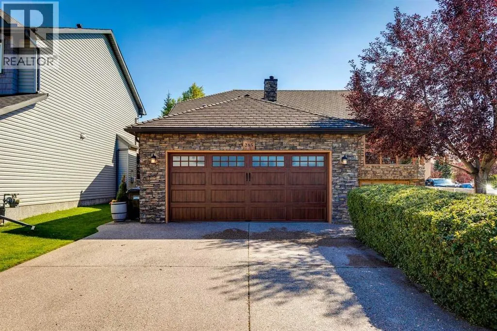 285 Hawkstone Drive NW