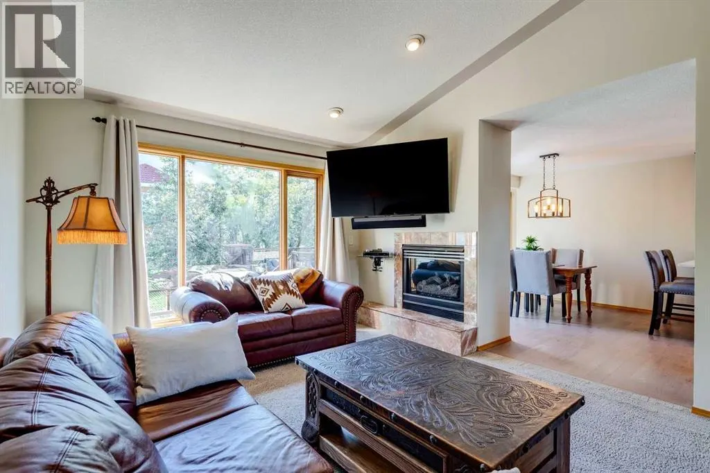 285 Hawkstone Drive NW