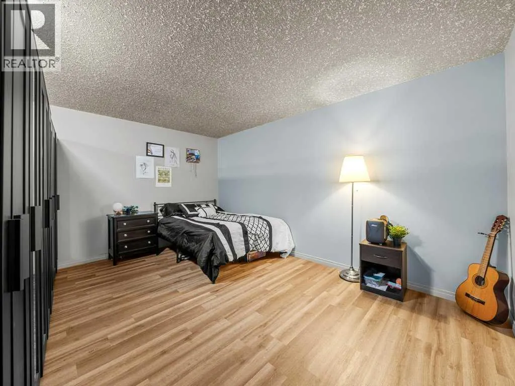 155 West Lakeview Passage