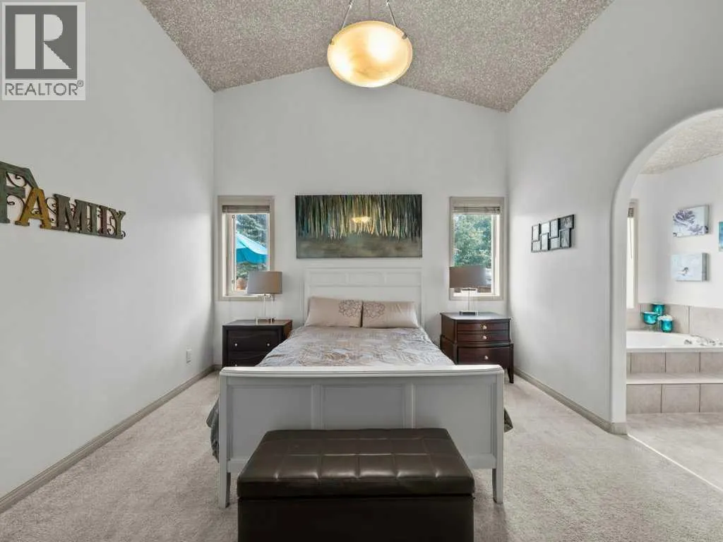 155 West Lakeview Passage
