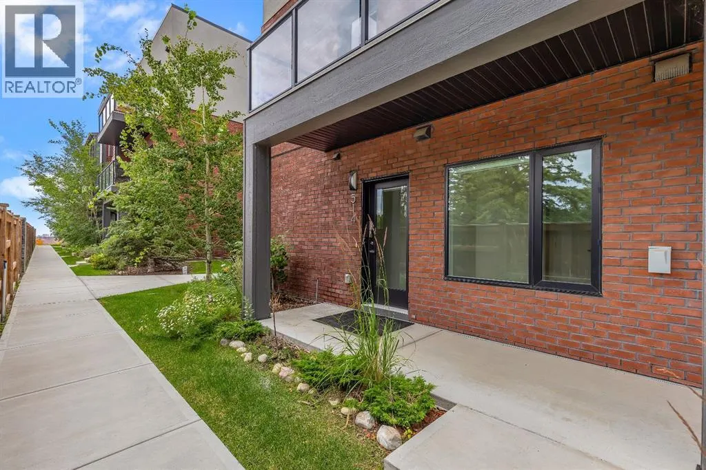 514 Greenbriar Common NW