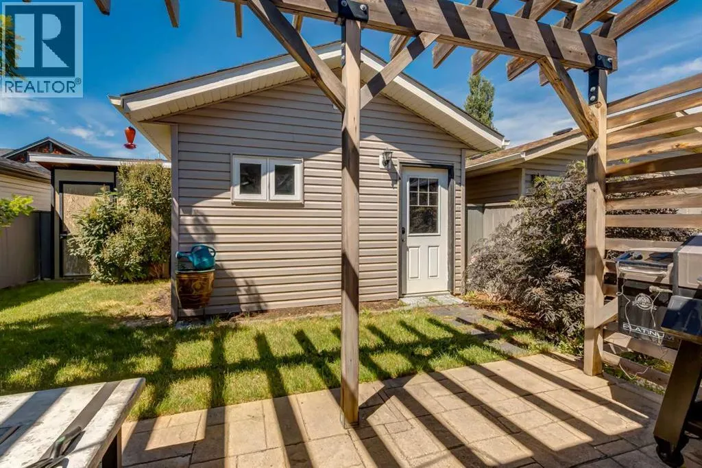 35 Bridlecrest Manor SW