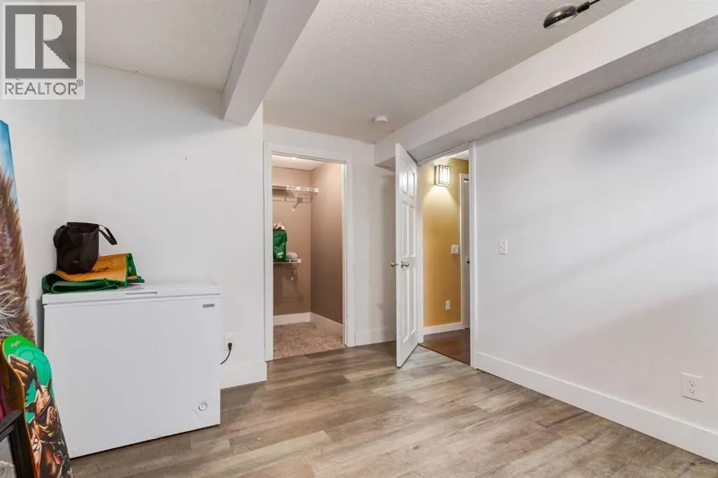 35 Bridlecrest Manor SW