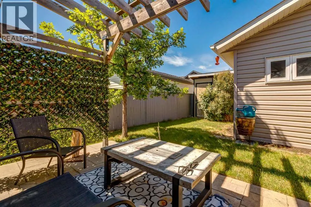 35 Bridlecrest Manor SW