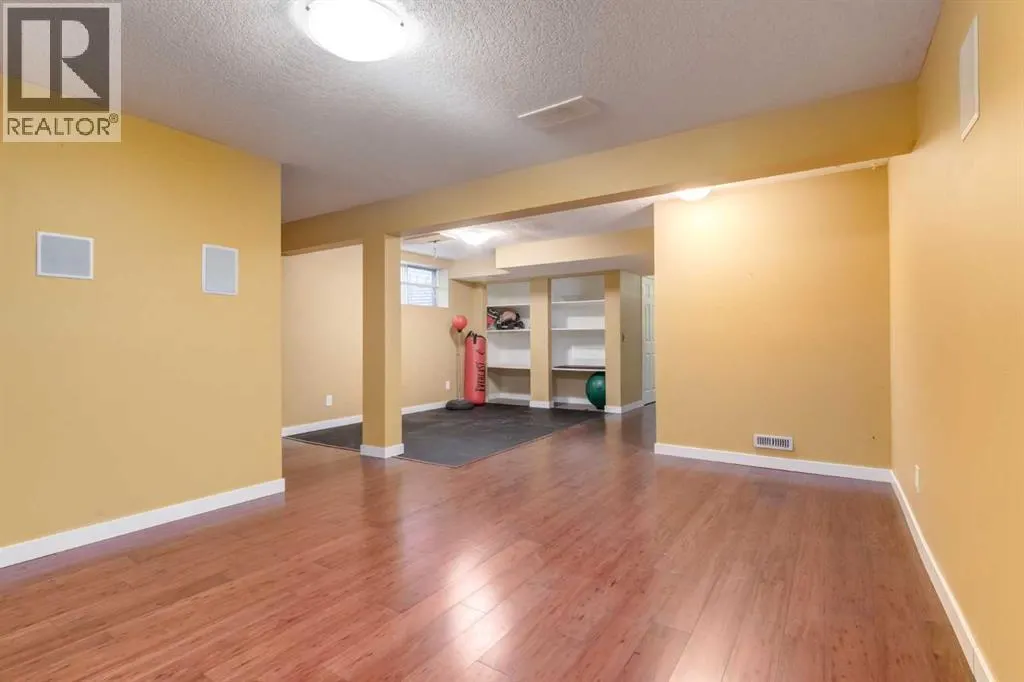 35 Bridlecrest Manor SW