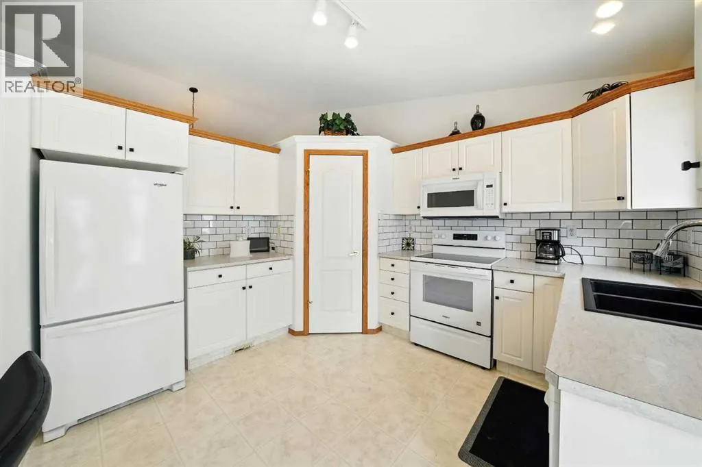 62 Rowell Close