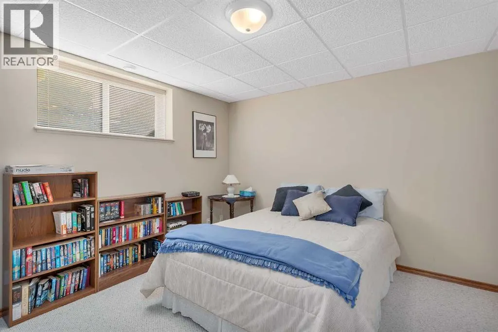 16 Ahlstrom Close