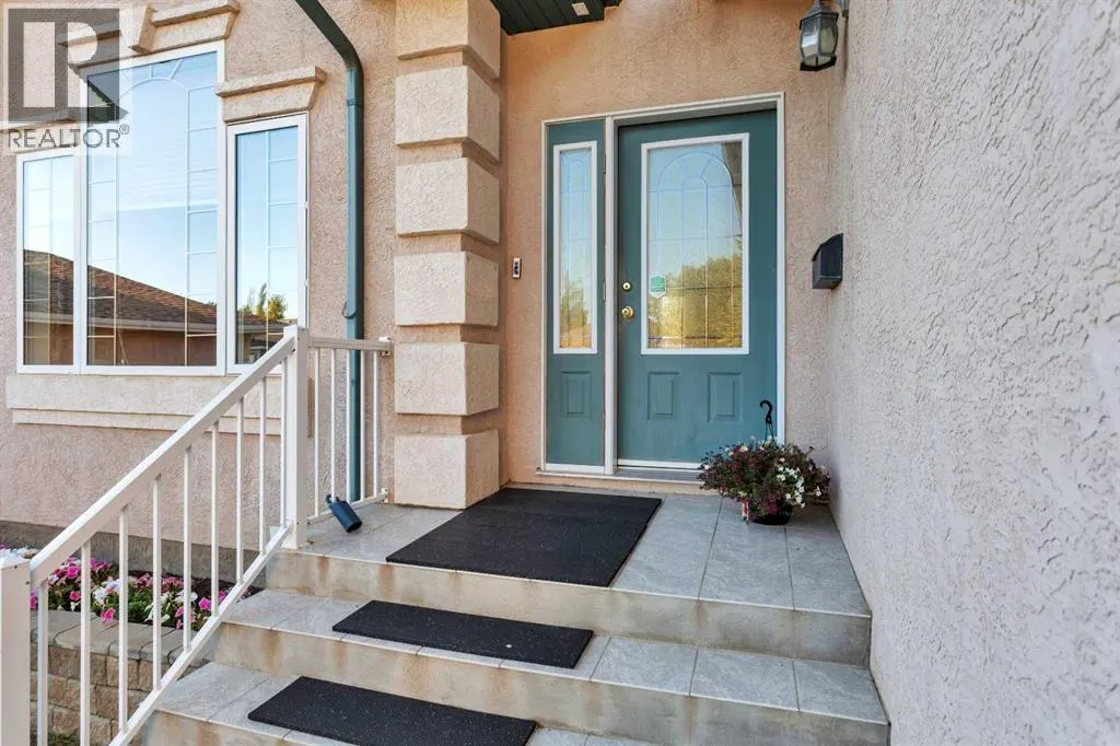 16 Ahlstrom Close