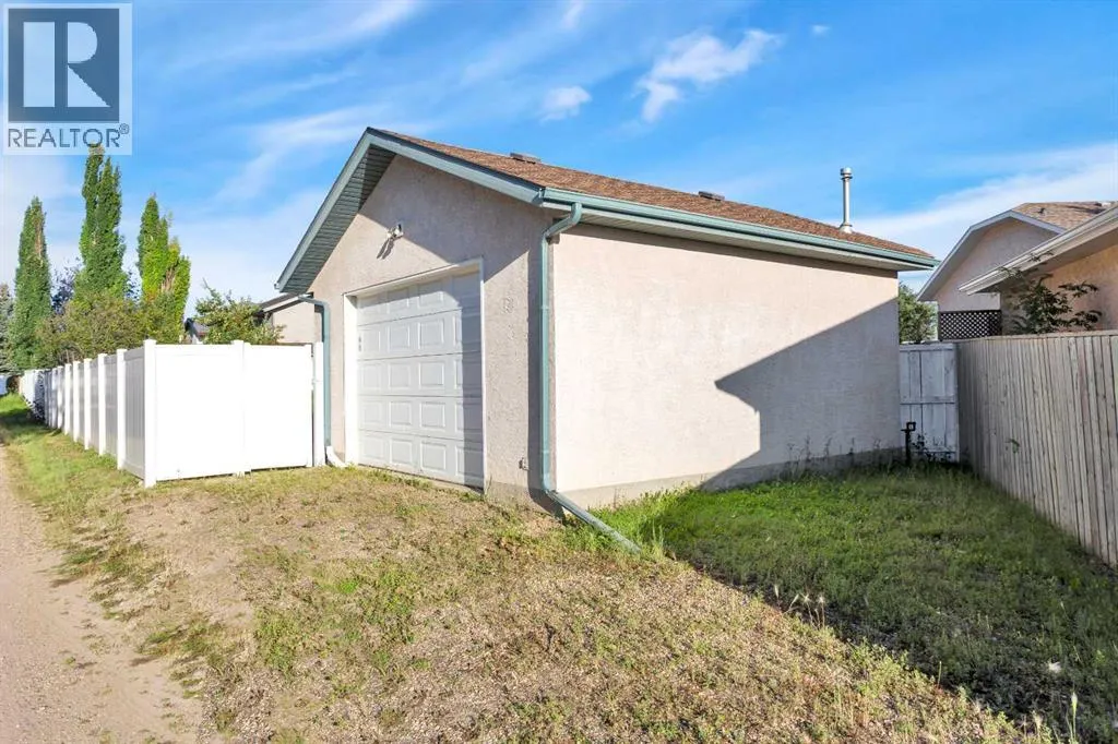 16 Ahlstrom Close