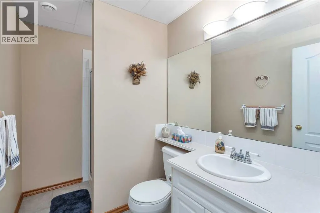 16 Ahlstrom Close