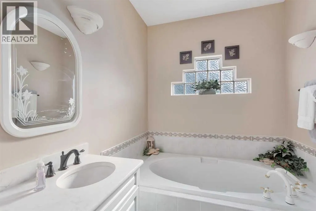 16 Ahlstrom Close