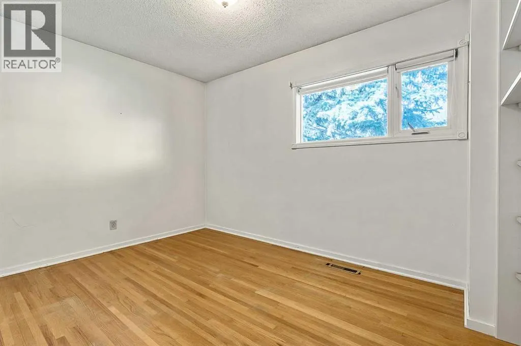8 Heather Place SW