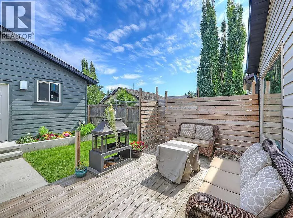 203 Elgin Rise SE