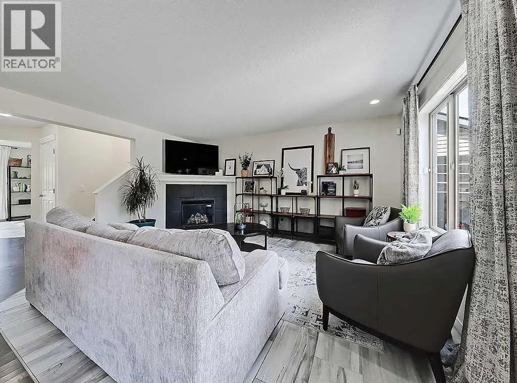 203 Elgin Rise SE
