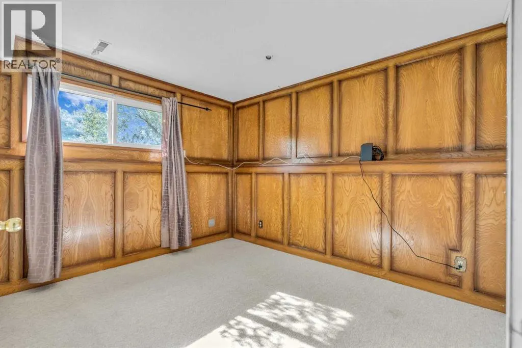 403 Queen Alexandra Way SE