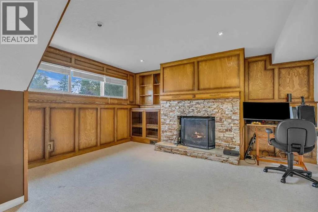 403 Queen Alexandra Way SE