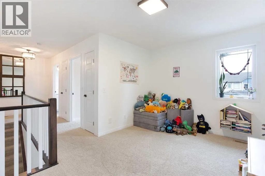 523 Windbrook Heights SW
