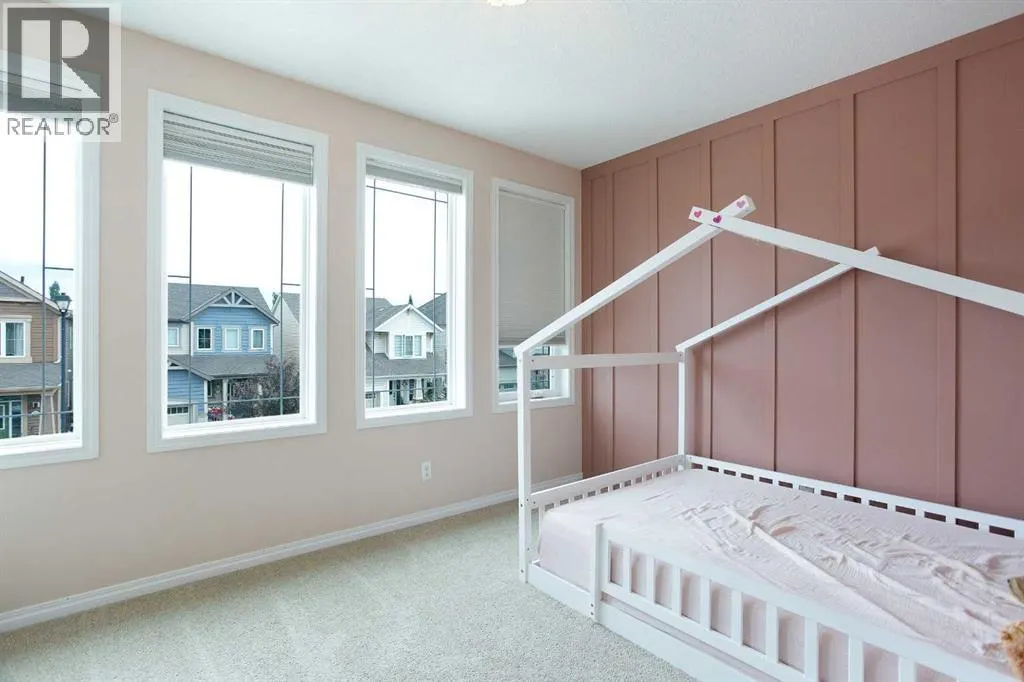 523 Windbrook Heights SW