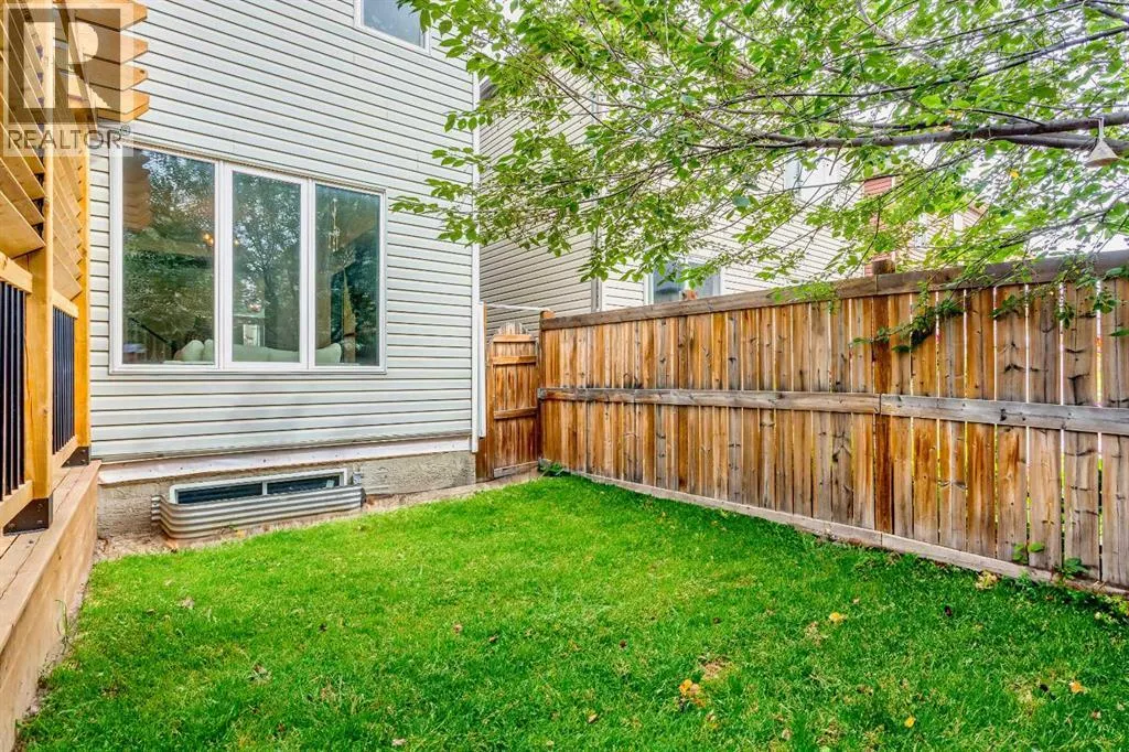 523 Windbrook Heights SW
