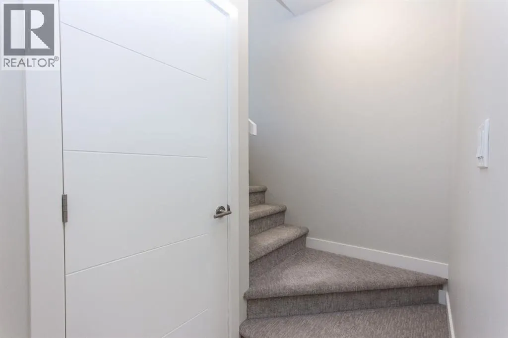 77 Ellington Crescent