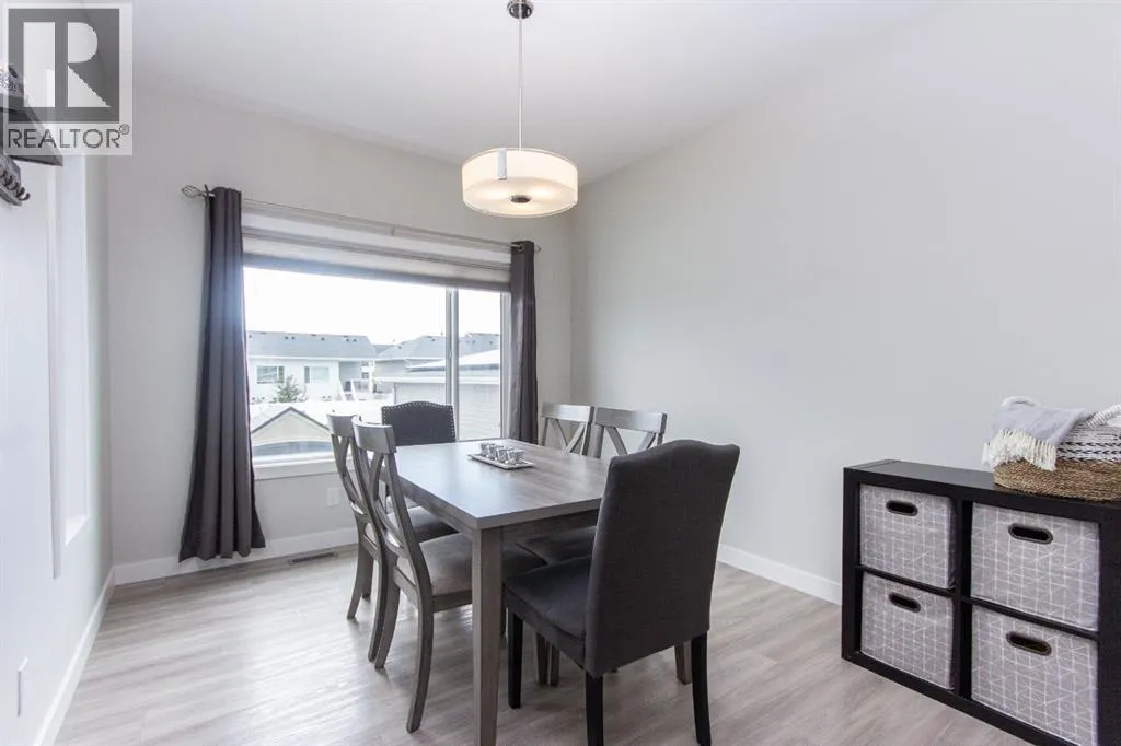77 Ellington Crescent