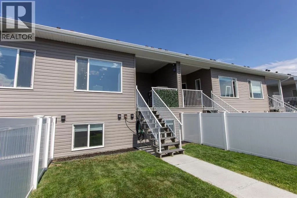 77 Ellington Crescent