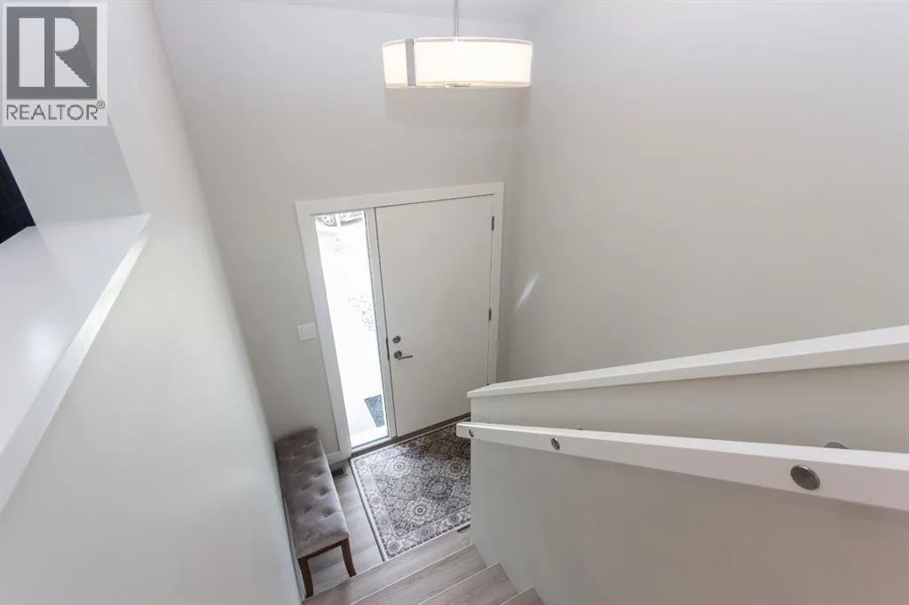 77 Ellington Crescent